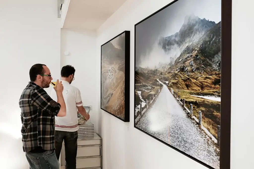 Schattenfugenrahmen braun.